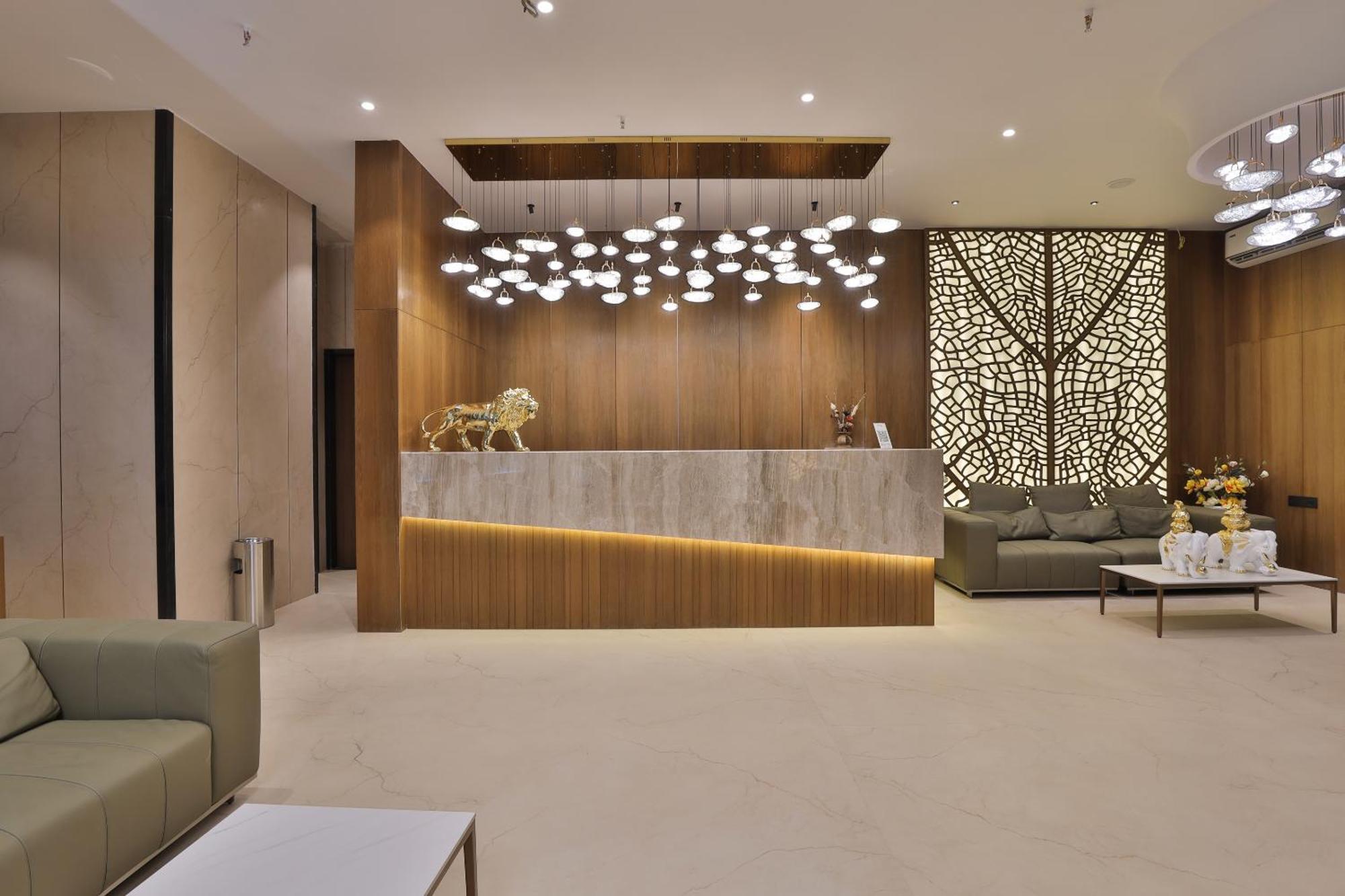 Hotel Elements Surat Exterior photo