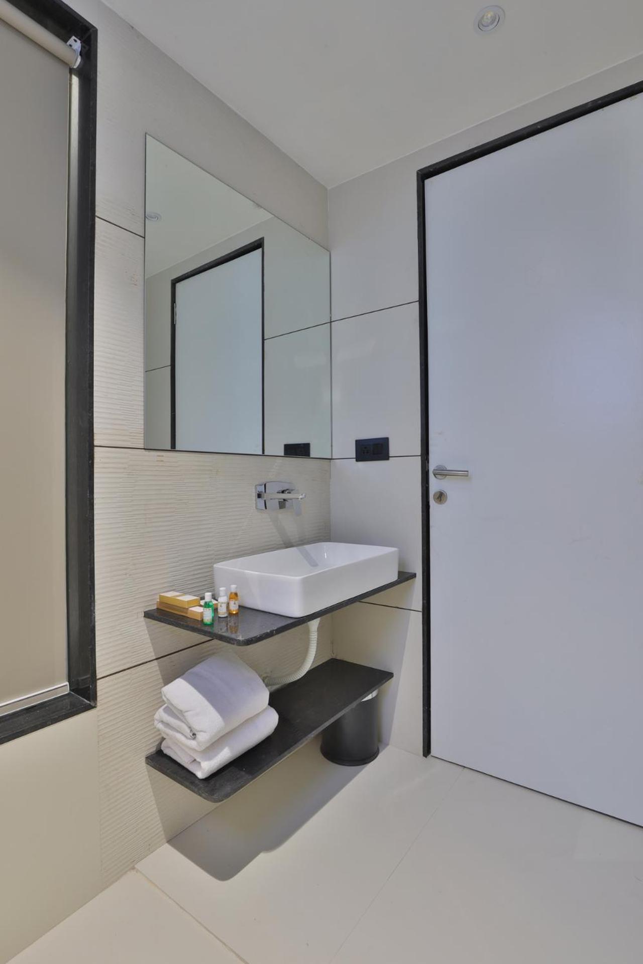Hotel Elements Surat Exterior photo